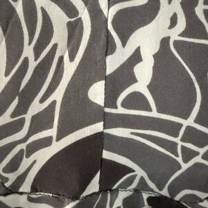 Banana Republic Gray and White Patterned Fabric
